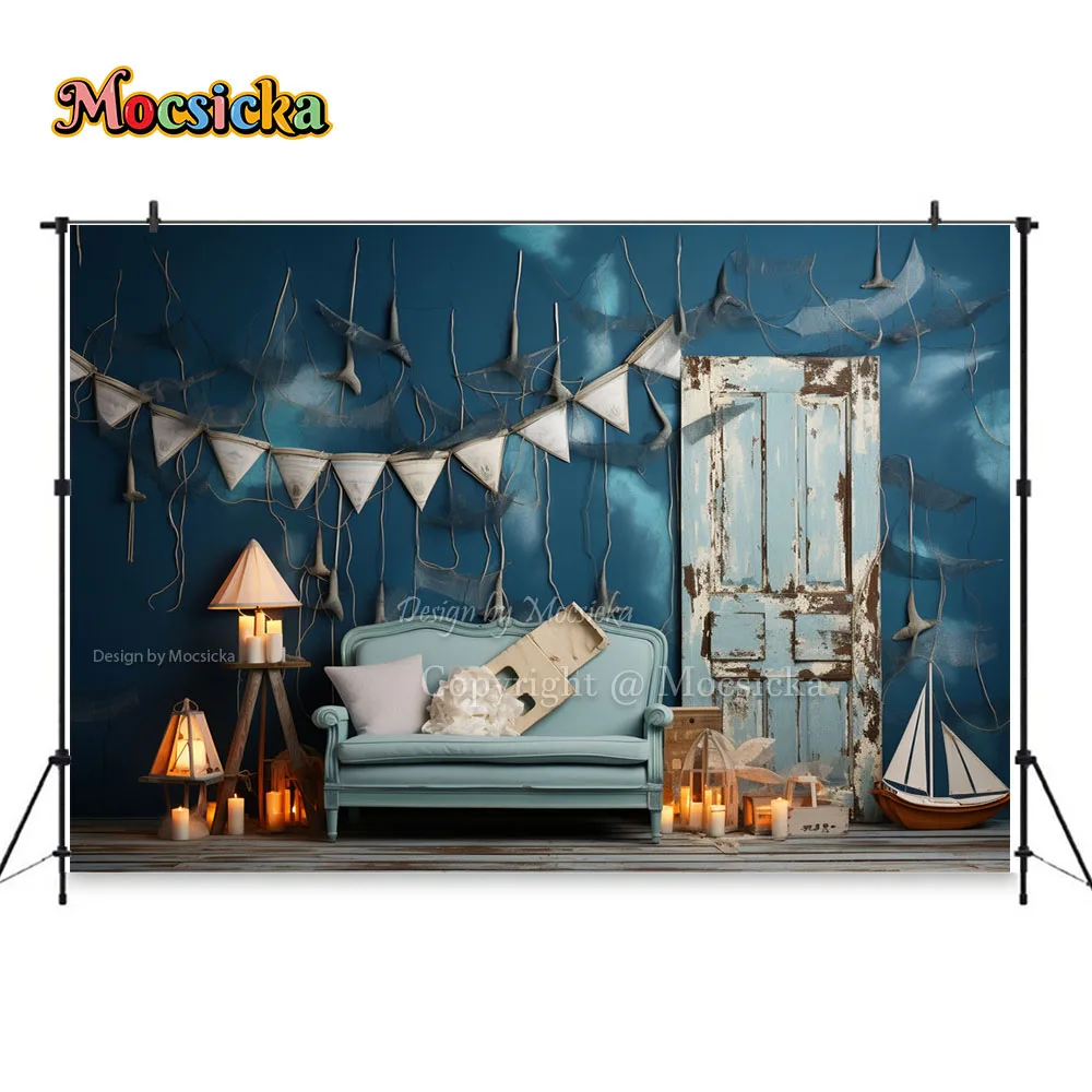 세일러 보이 베이비 쇼 배경 해상 여행 카니발 밤 범선, 파란색 나무 보드 촛불 배경 벽, 어린이 케이크 스매쉬