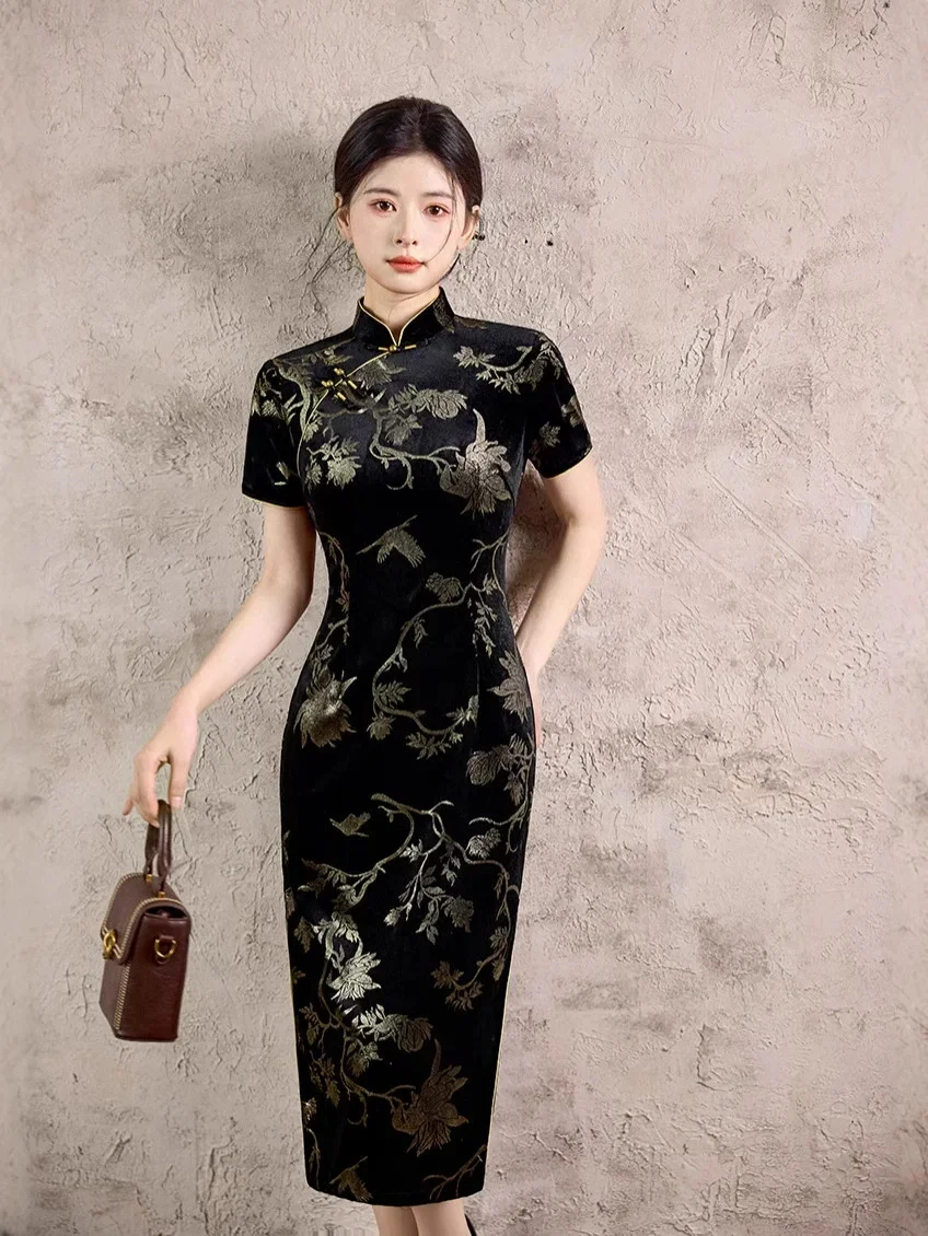 

New Chinese Style Qipao Dress 2025 New Women's Summer Printed Improved Cheongsam Skirt Velvet Wrapped Hip Skirt