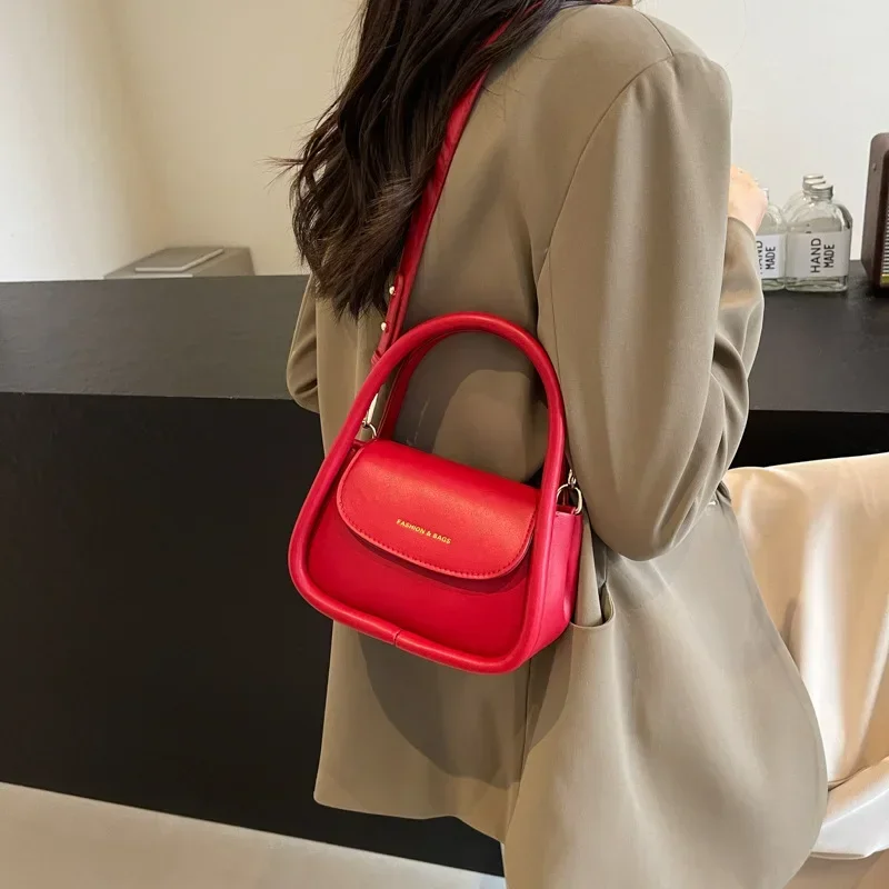 

2025's Hottest Pick Women's Fashionable Niche Underarm Bag Versatile Messenger Style High-end Sophisticated with Premium Texture