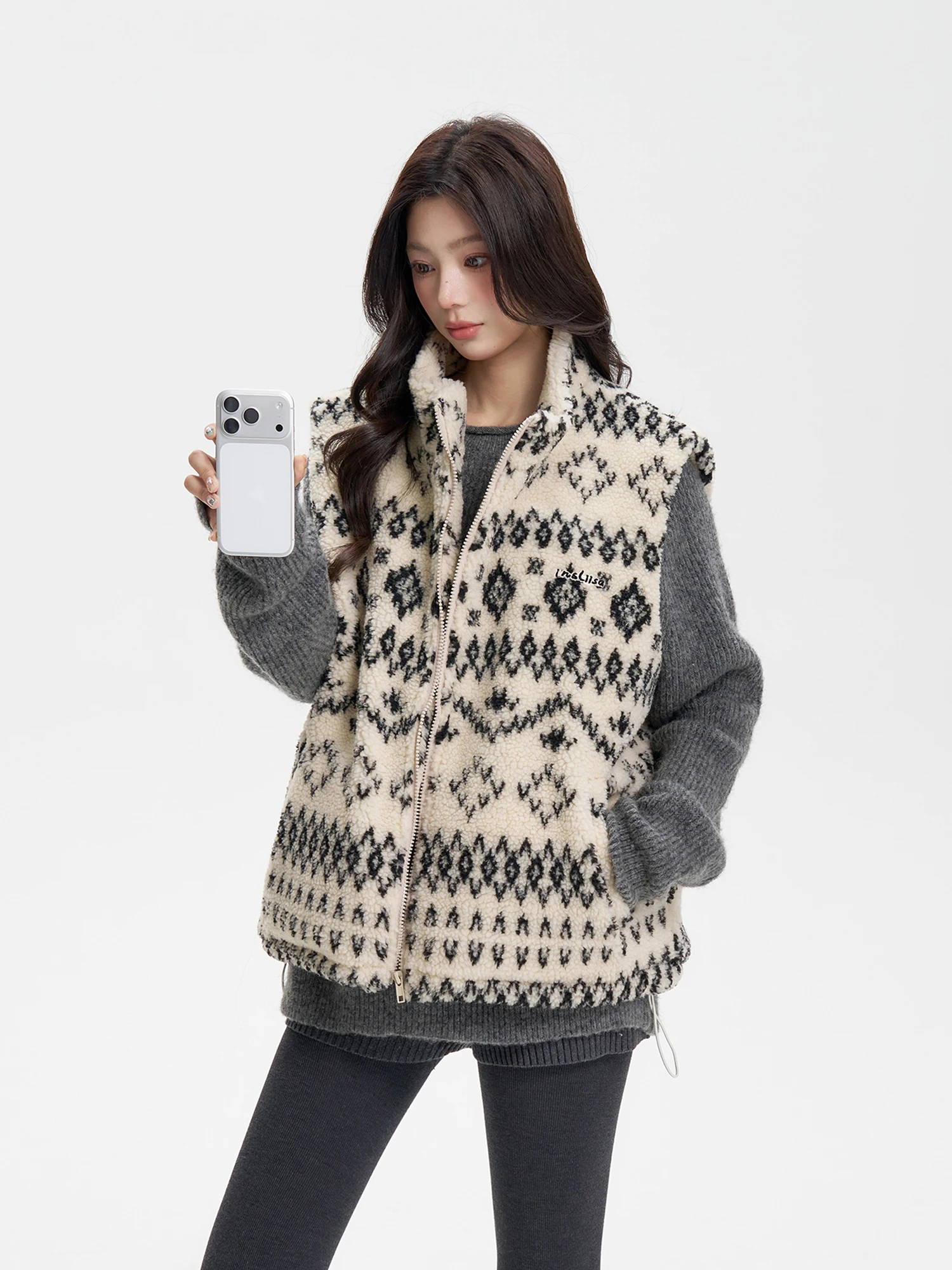 

Теплый меховой жилет женский свободного кроя, весенняя верхняя одежда, повседневный ретро-кардиган в стиле пэчворк, полиэстер, на молнии, в клетку...