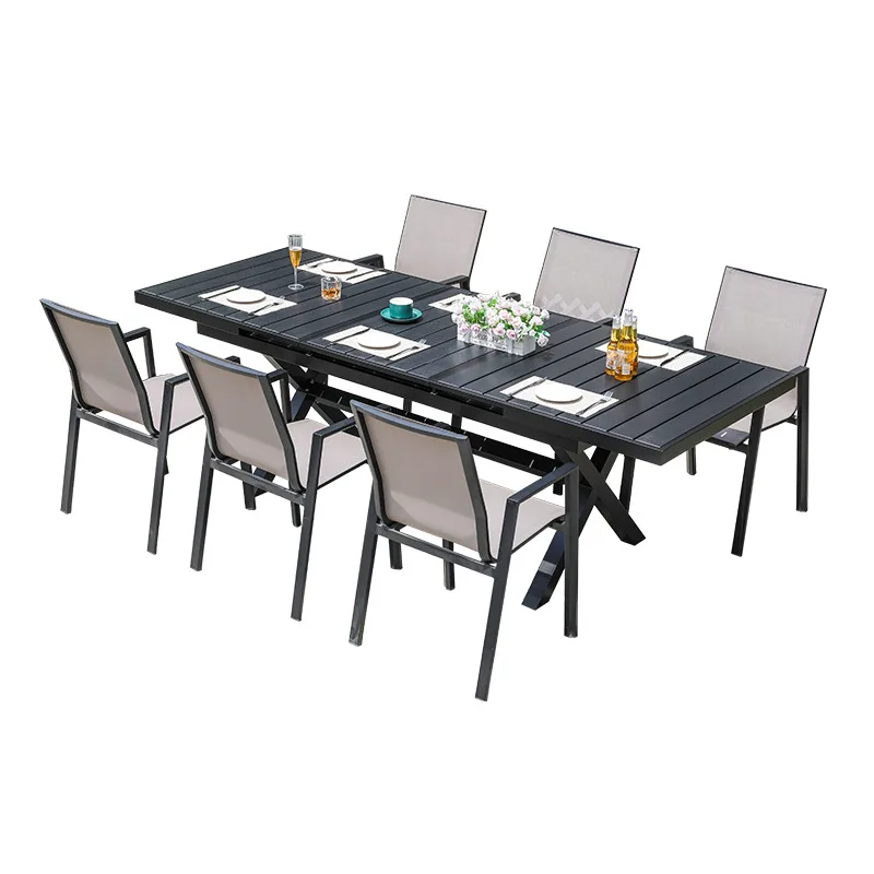 طاولات وكراسي خارجية فناء فيلا تلسكوبي