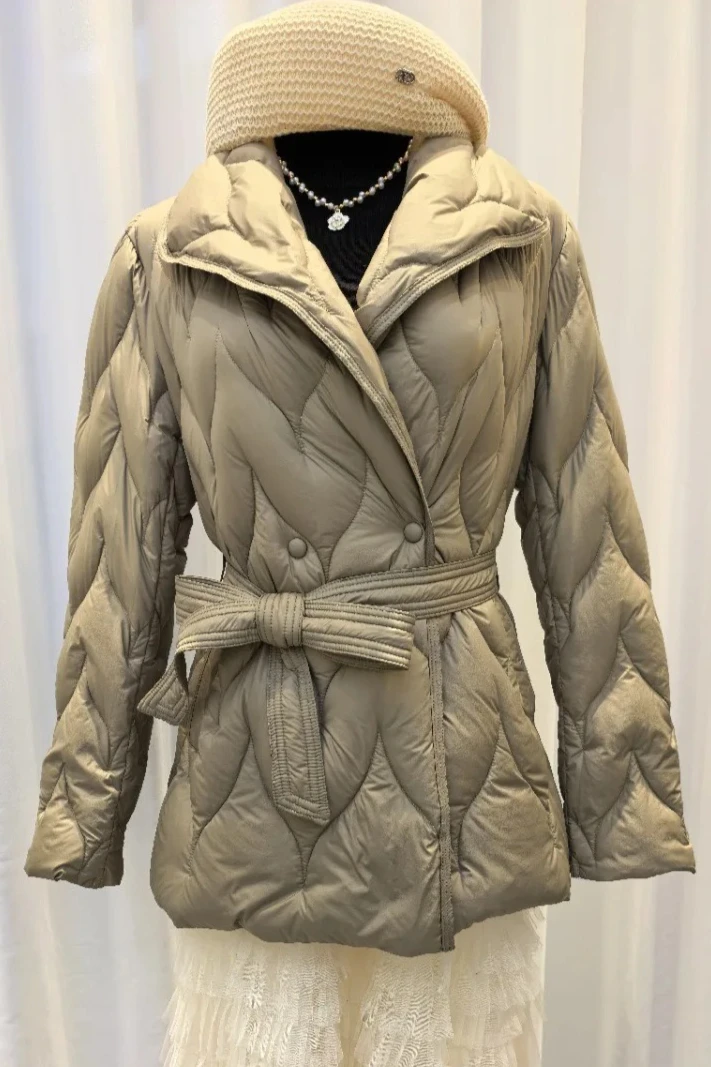 

2025 Autumn/Winter Women's Down Jacket Commuter High Neck Slim White Duck Down Jacket