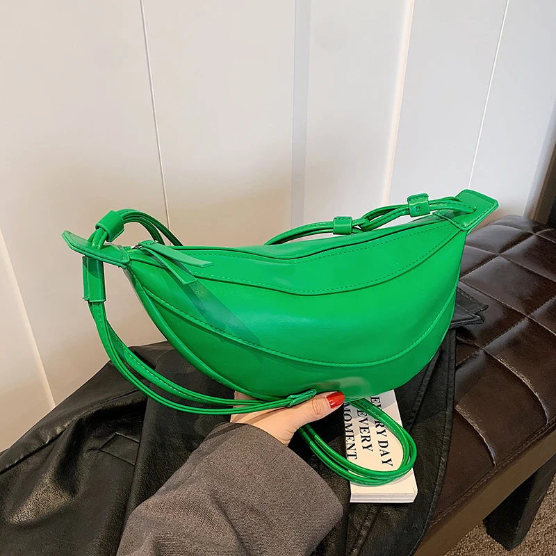 New Personalized Dumpling Bag Simple Personality Green Bag For Women Casual Crescent Shaped Saddle Bag Soft Leather Messenger