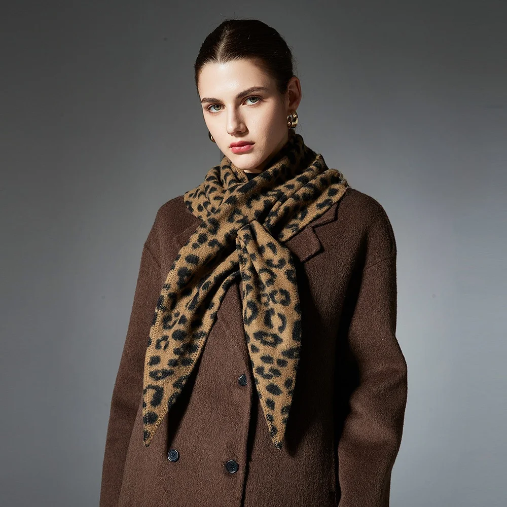 Double-Sided Leopard Print  Scarf Shawl 2025 New Fashion Elegant Business Casual Stylish Warmth for Youth Unisex