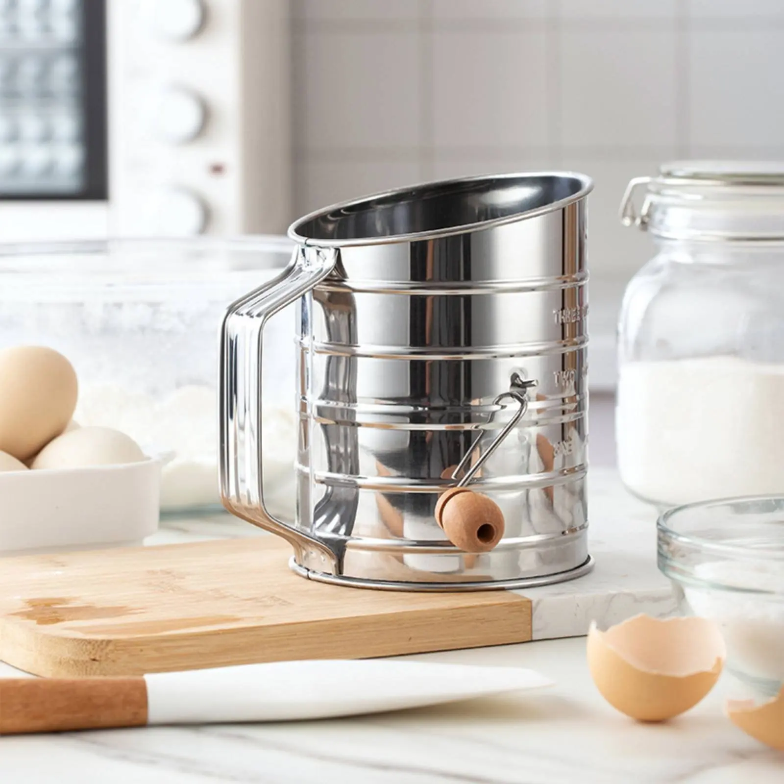 Hand Crank Flour Sifter Easy to Use Measuring Flour Sifter Powdered Sugar Duster Rust-Resistant Food-Grade for Home Kitchen
