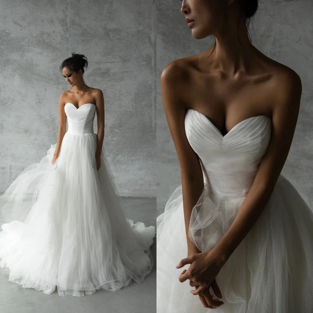 

Customized Fashion White Organza Wedding Dress Exquisite Strapless Sleeveless Chapel Train Backless Ruched A-Line Bridal Gowns