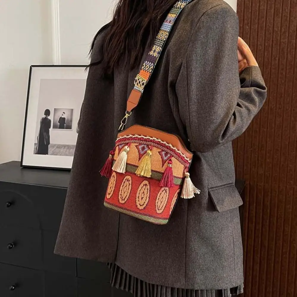 Large Capacity Ethnic Style Crossbody Bags Messenger Bag Woven Bag Fringe Shoulder Bag Geometric Handbag Bohemian Tote Bag