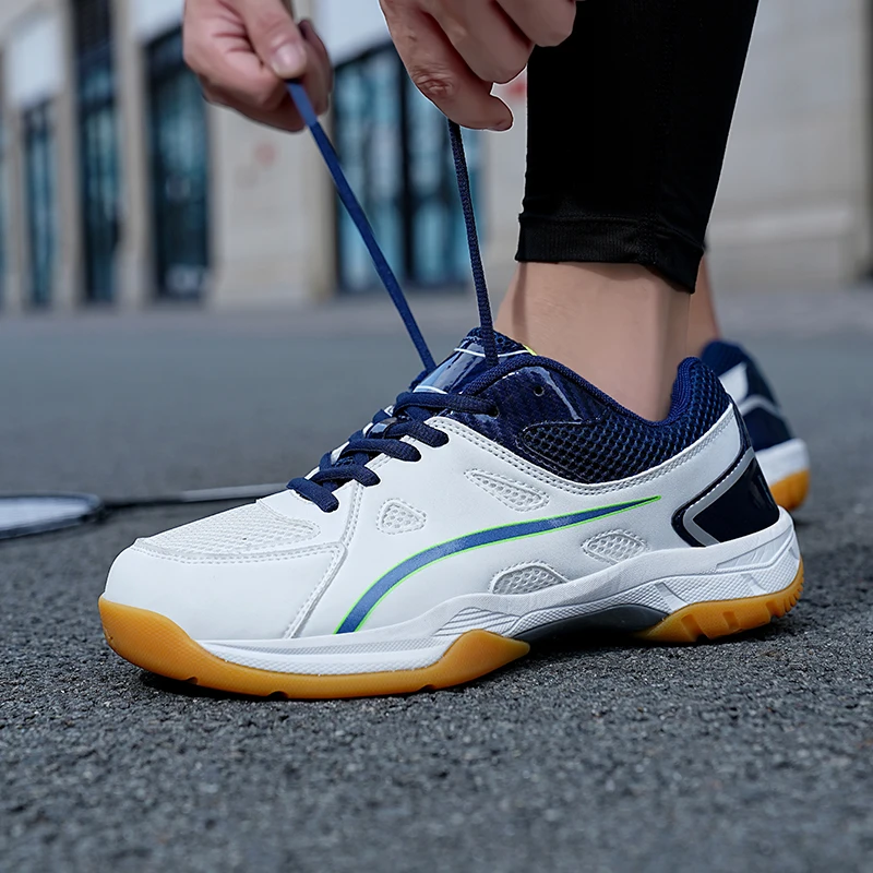 รองเท้าวอลเลย์บอลผู้ชายรุ่นใหม่ รองเท้ากีฬาแบดมินตันกลางแจ้ง รองเท้ากีฬาตาข่ายระบายอากาศ รองเท้าเทนนิส รองเท้ากีฬาในร่ม รองเท้าผ้าใบสำหรับฝึกซ้อม