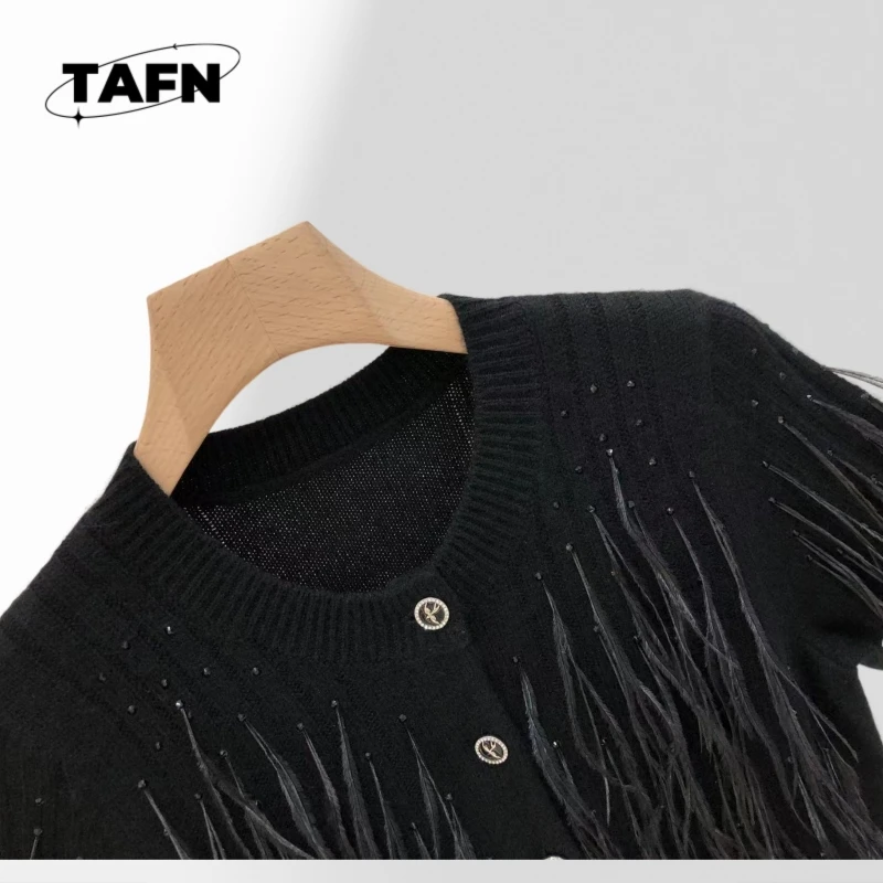 Koszulka w stylu retro |   Klasyczna koszulka graficzna do modnych stylizacji |   Miękka bawełniana koszulka tie-dye |   Kolorowe i unikalne AI0363