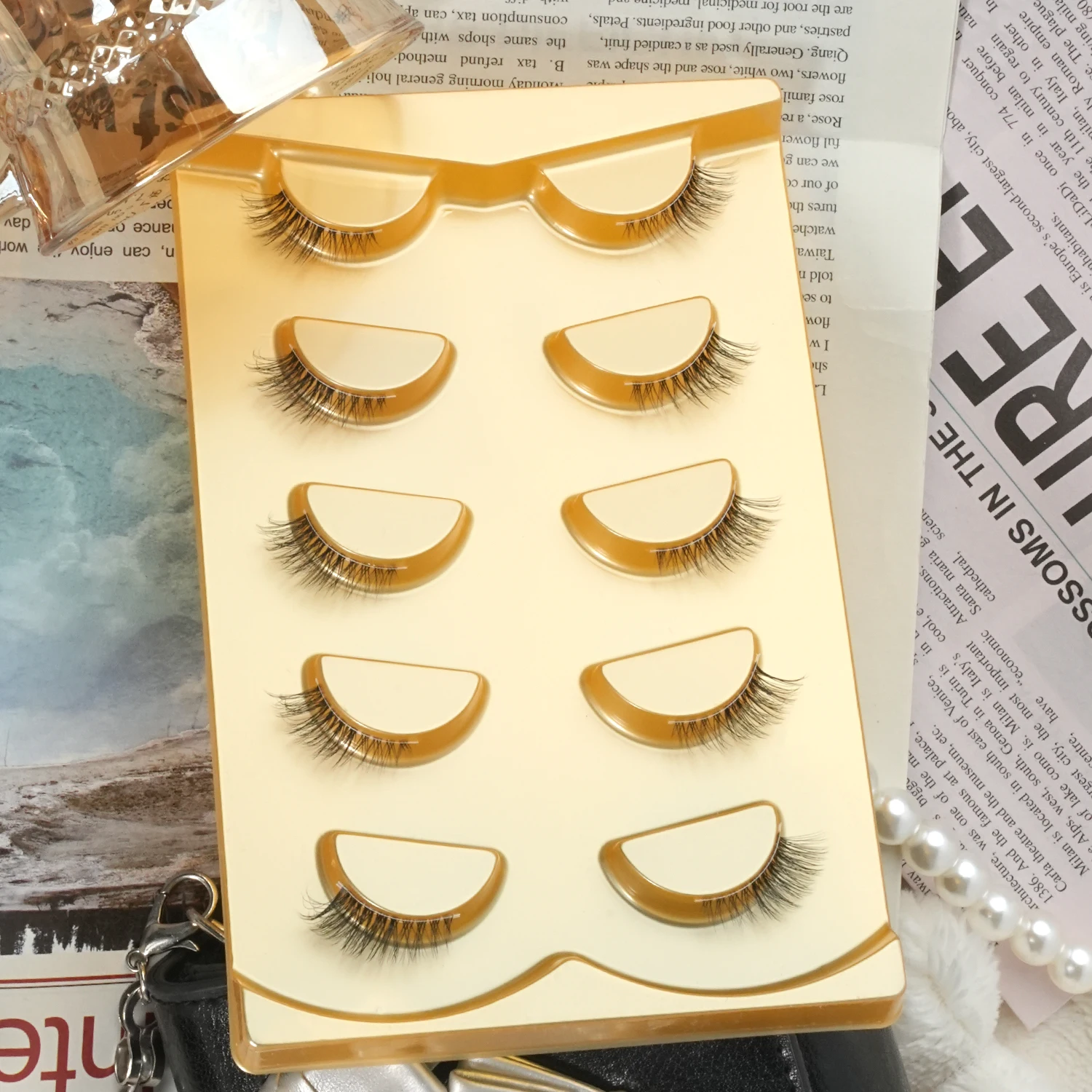 Half False Eyelashes with Transparent Band Wispy Cat-Eye Look Natural Short Eyelashes Faux Mink False Eyelashes 5 Pairs Pack
