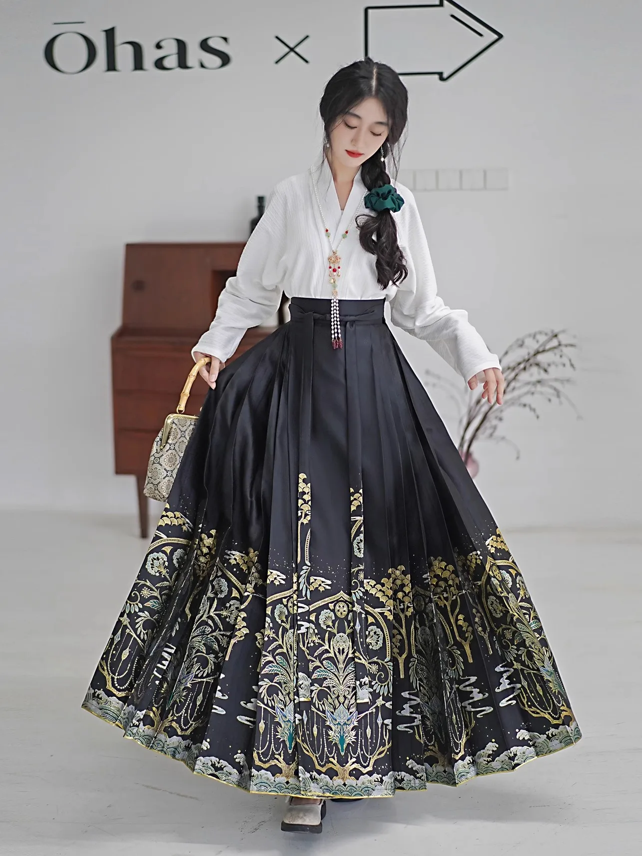 Hanfu للمرأة من أجل العمل المحسن اليومي النسيج تخفيف ، الذهب مينغ نظام ، نصف الجسم الحصان قناع ، بقعة تنورة ، الربيع والخريف الإناث