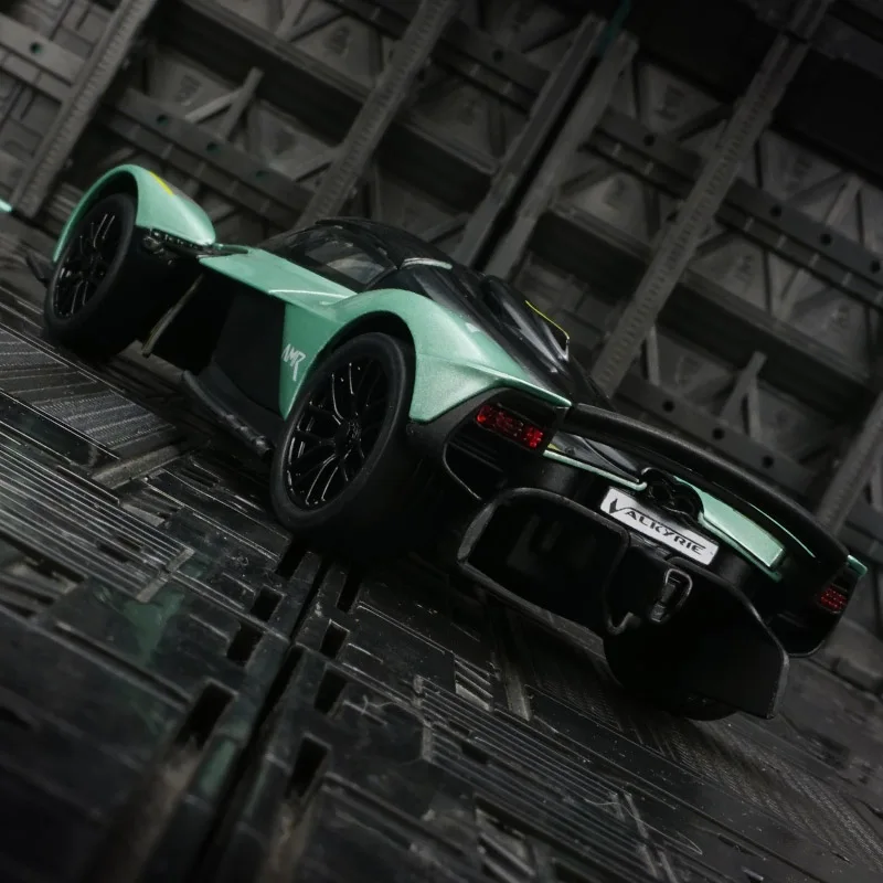 1:32 Aston Martin Valkyrie alloy racing model car ornaments acousto-optic pull back toy car gift rich details good quality