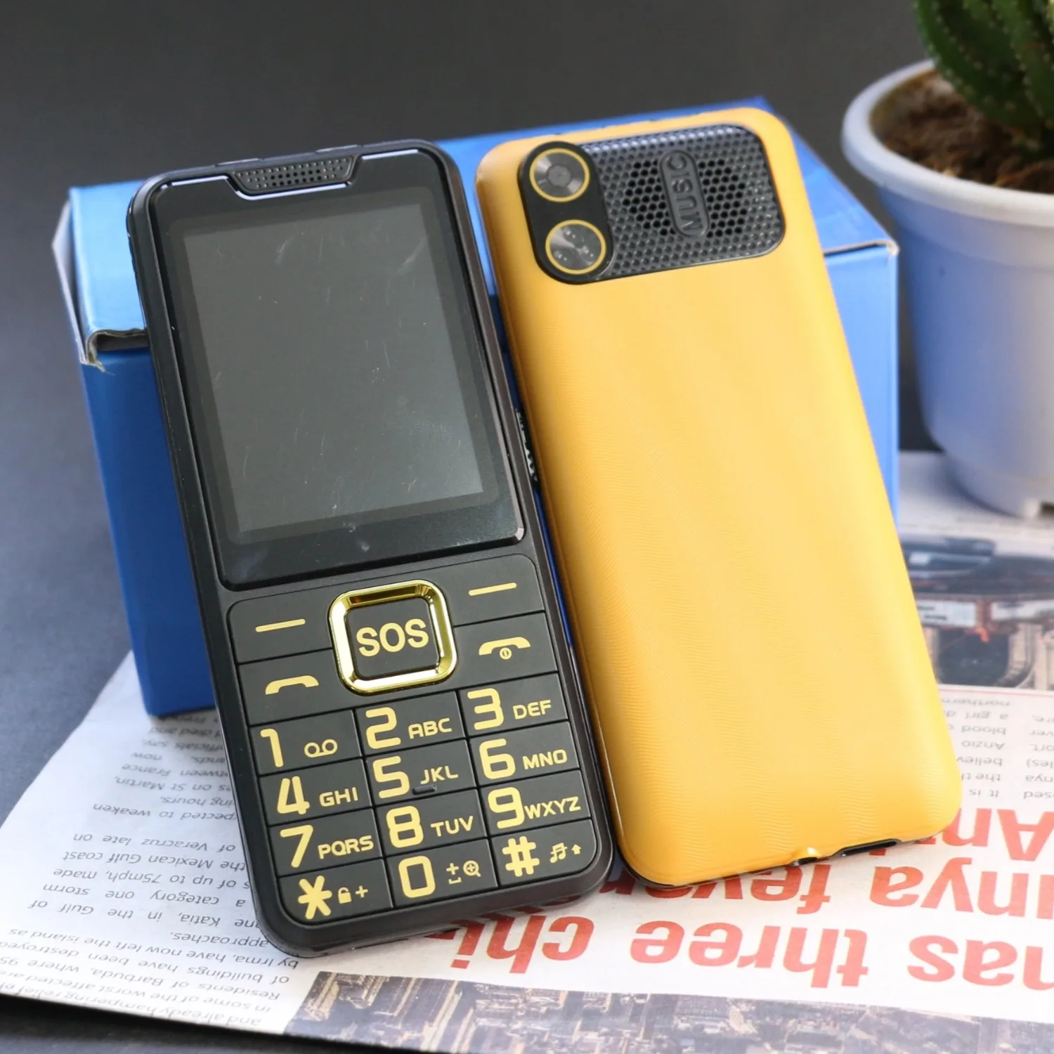 Cheap Senior Cellphone GSM 2G Slim Large Push-Button Phone For Elderly SOS Key Two Sim Dual Torch Loud Voice Speed Dial