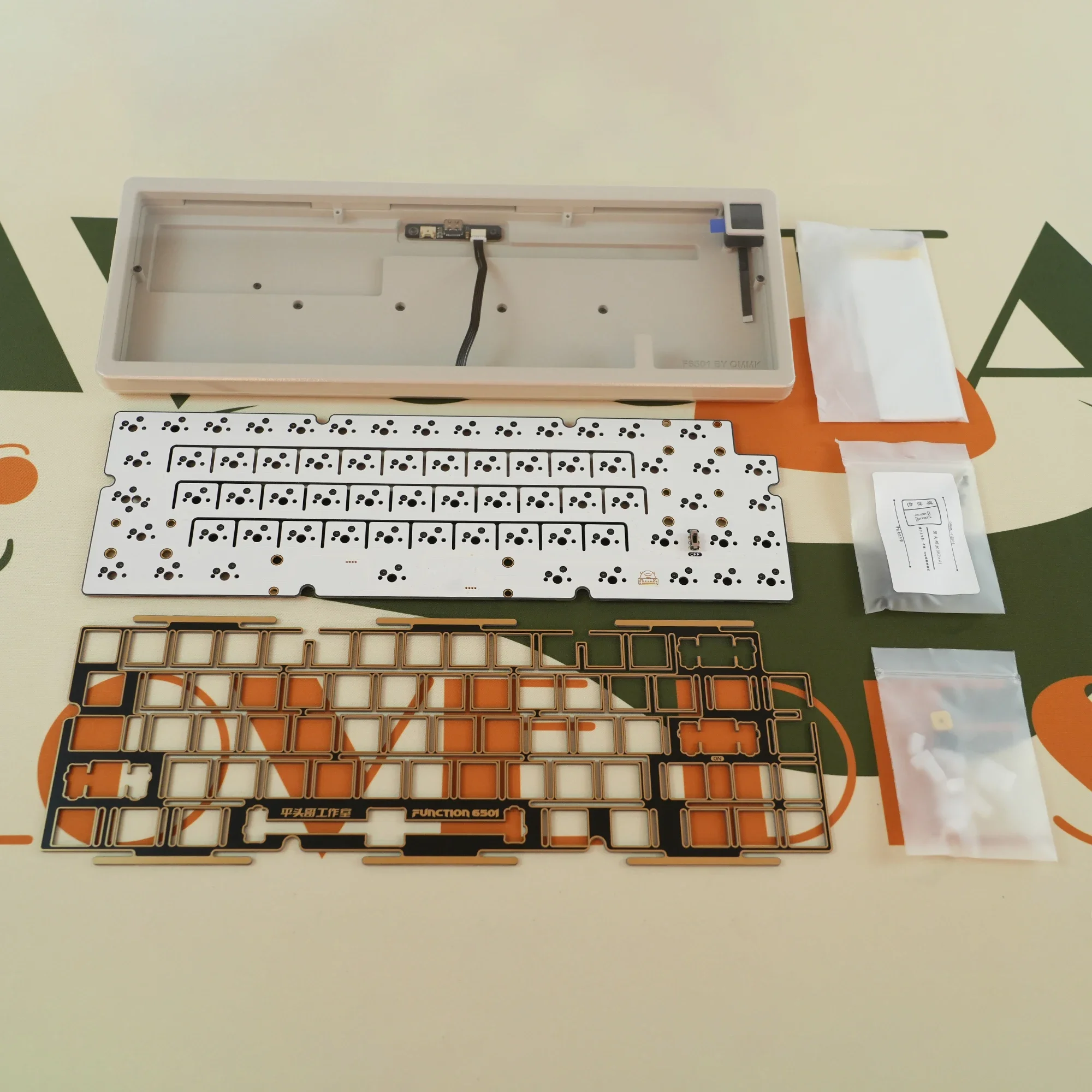 

Fairy 65 Mechanical Keyboard Kit 3 Mode CNC Anodized Aluminum Case Electrophoretic Gasket VIA Type C 2.4g Bluetooth fairy65 FR4