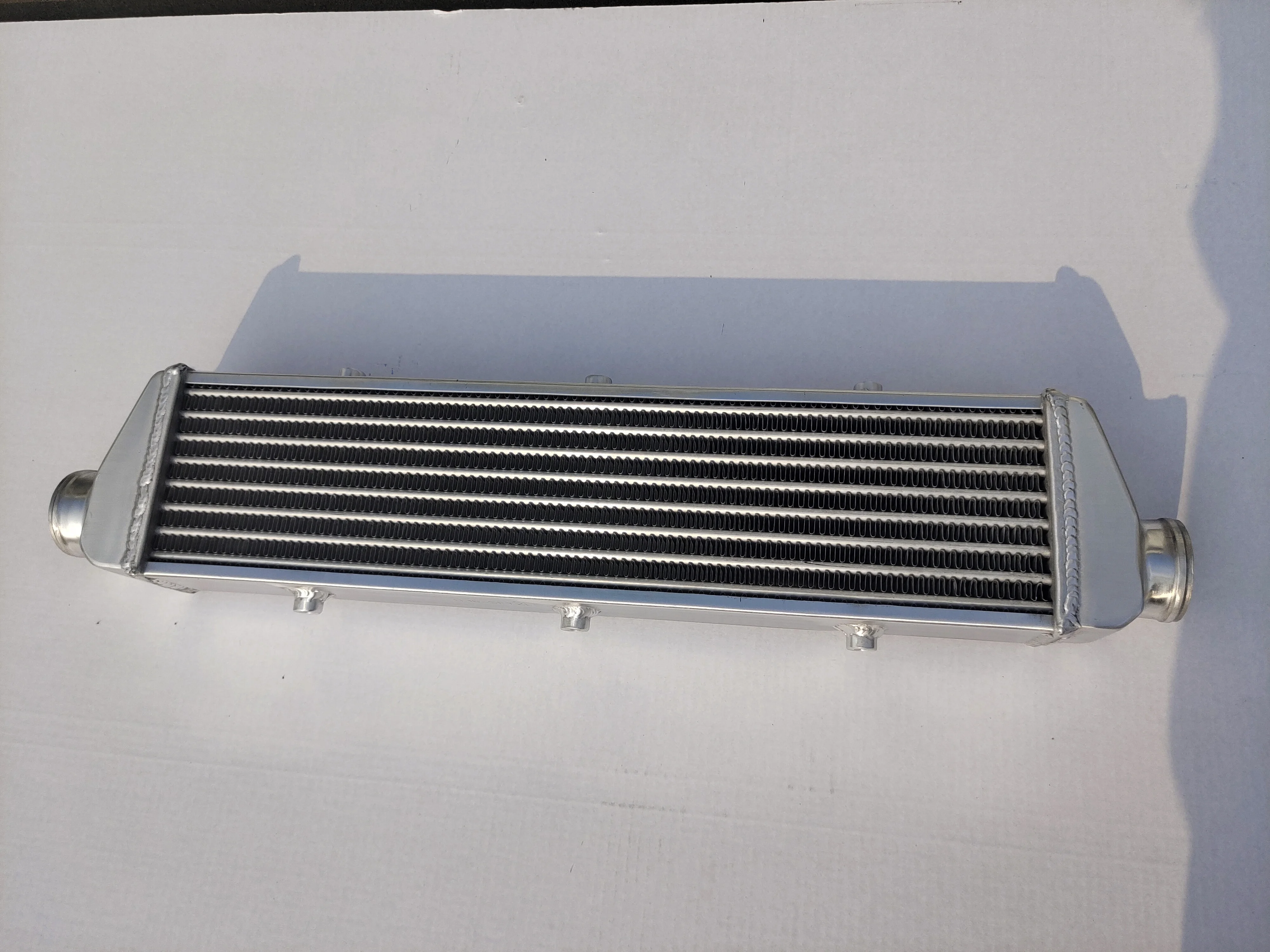 

FMIC UNIVERSAL ALUMINUM TURBO INTERCOOLER 470 x 170 x 50 MM 2.2" 56mm in/outlet
