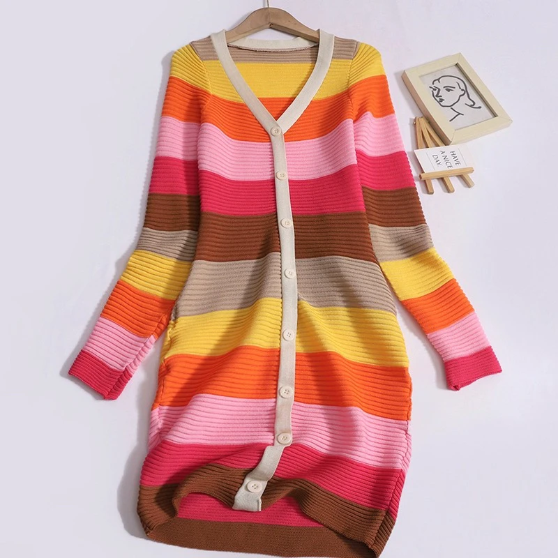 

Женское трикотажное платье с V-образным вырезом, длинным рукавом