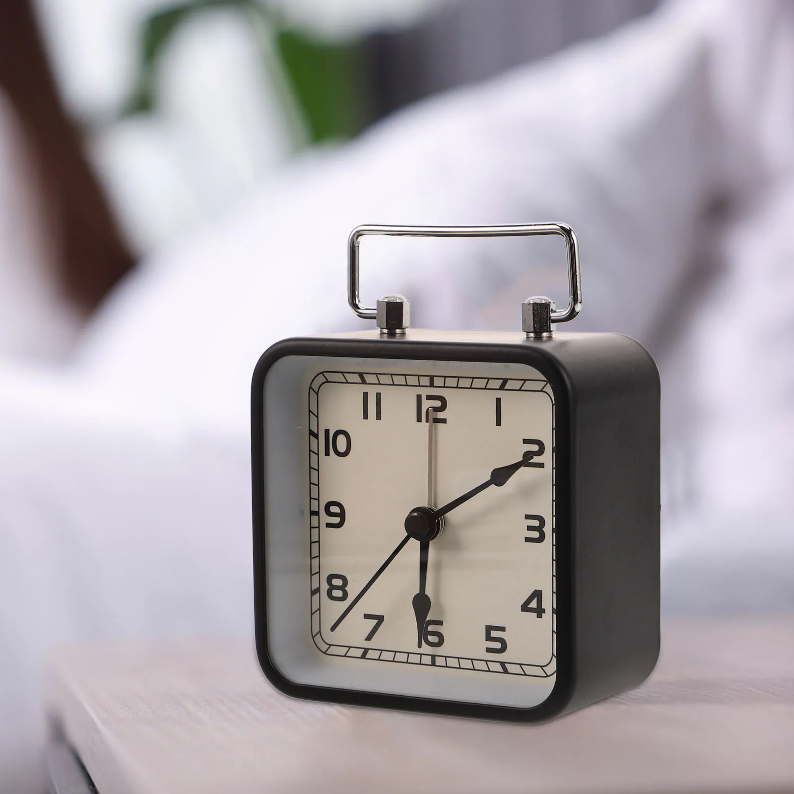 

Small Square Metal Alarm Clock Silent No Ticking Lighted Desk Clock Easy to Use for Bedroom Bedside Table