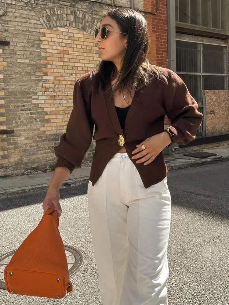 Suéter de punto con botones para mujer, Jersey elegante de manga larga con cuello en V, holgado y cálido, ropa de calle alta para otoño, 2024