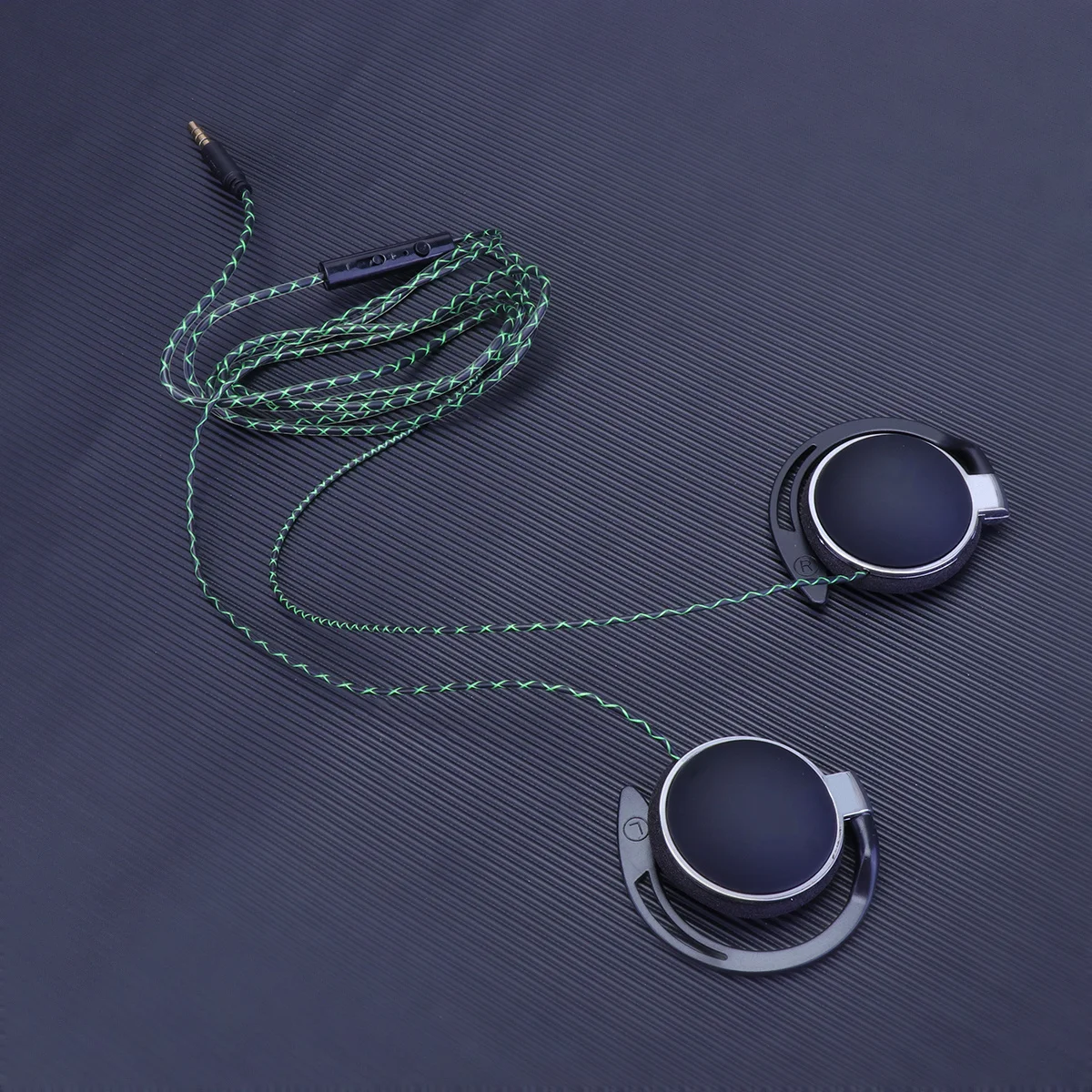 سماعة أذن رياضية سوداء - سماعة أورال خفيفة الوزن مقاومة للعرق ومضادة للمطر وتقليل الضوضاء وسلك مرن عالي مريح طويل