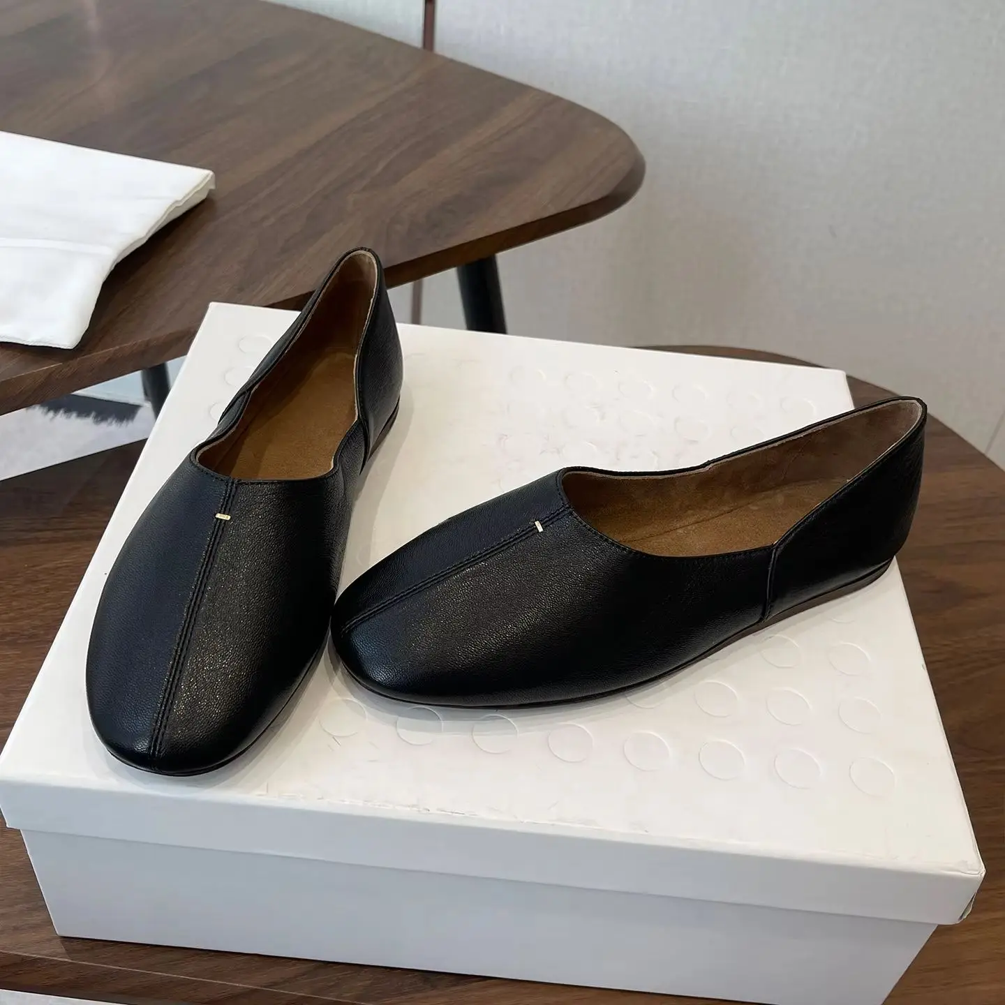 

Женские туфли - квадратный носок, золотые детали, противоскользящий дизайн, мягкая плоская подошва, балетный вариант, прочная подошва