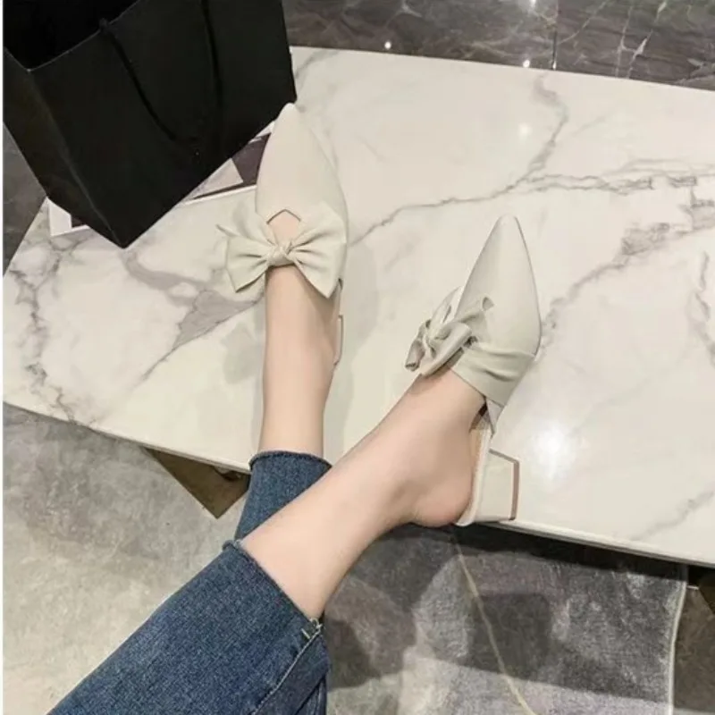 

Fashionable Versatile 2026 Summer Women's Mule Slippers Closed Toe Pointed Toe Chunky Heel Outdoor Lazy Slip On