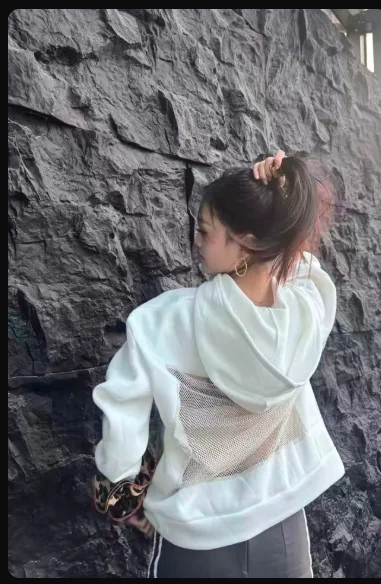 O moletom com capuz vazado da American Hot Girl para o outono é moderno, individualista e versátil para a rua