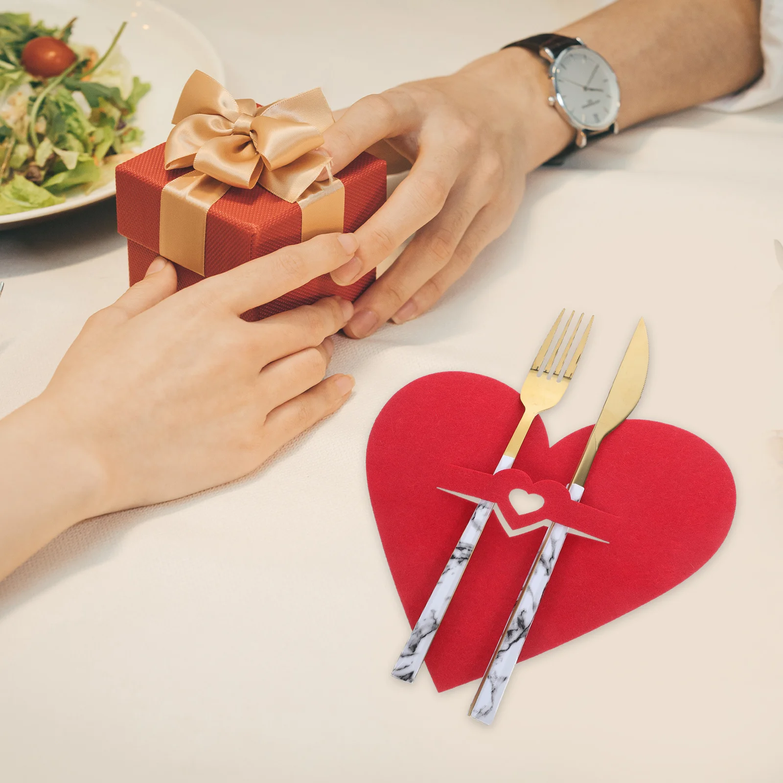 ที่ใส่ช้อนส้อมรูปหัวใจ 12 ชิ้น ชุดเก็บช้อนส้อมสุดโรแมนติกสำหรับวันวาเลนไทน์ ถุงเก็บช้อนส้อม ที่จัดระเบียบช้อนส้อมสำหรับงานปาร์ตี้ ของตกแต่งโต๊ะอาหารในครัว