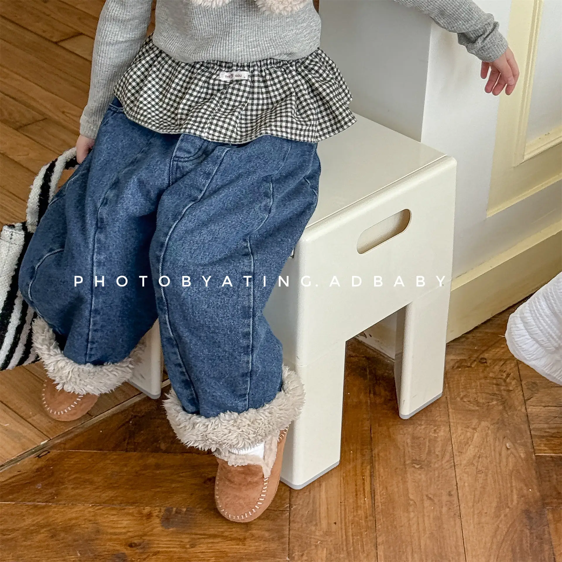 

2025 Winter New Children Fleece Jeans Solid Loose Boys Girls Plus Velvet Thick Warm Pants Fashion Kids Casual Denim Trousers