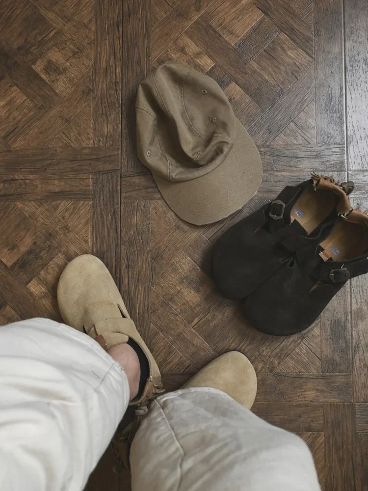 

Кепка из пяти частей в стиле ретро, которую можно носить и старая повседневная бейсболка с широкими полями и солнцезащитным козырьком.