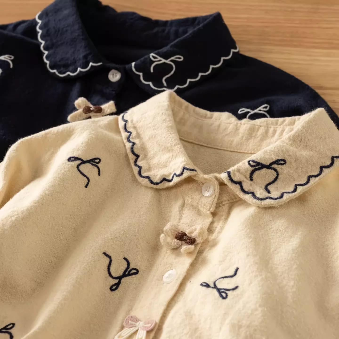 

Зимние хлопковые молодежные женские блузки с начесом, японская винтажная одежда, рубашки и блузки с вышивкой и бантом