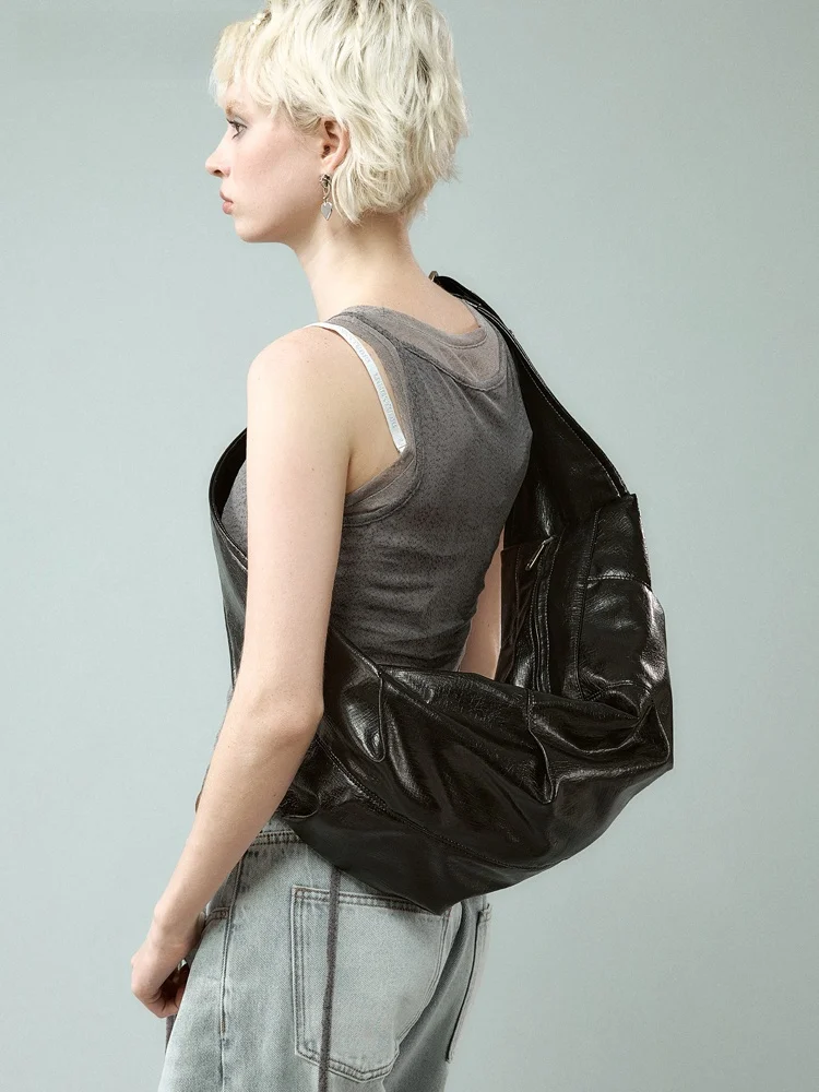 

JACD【Wanderer】Large Capacity Black Tote Bag Women's Fashionable Single Shoulder Crossbody Bag 2026 New Style Casual Chic