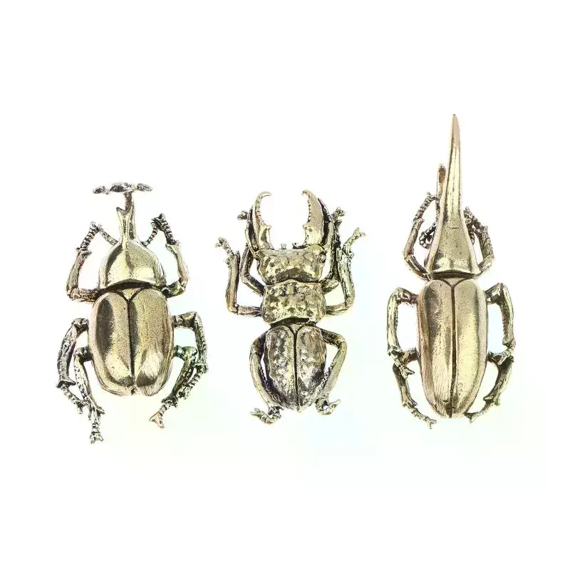 Retro-geïnflueerde koperen keverornamenten Nieuwigheid Vintage tafelbladdecor gemaakt van metaal voor thuis en op kantoor.