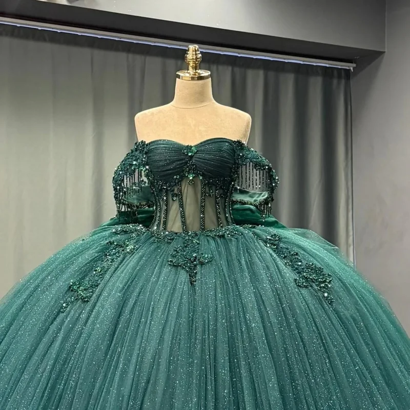 

Shiny dark green Quinceanera Dress off-shoulder crystal decal Lace layering Bow Long tail vestidos de 15 Quinceanera ﻿Customize