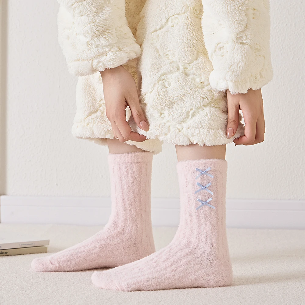 ผู้หญิงฤดูหนาวถุงเท้าสีทึบกลางถุงเท้า Thicken Home Sleep ถุงเท้าข้อเท้าอุ่น Bowknot ในครัวเรือนกิจกรรมถุงน่อง