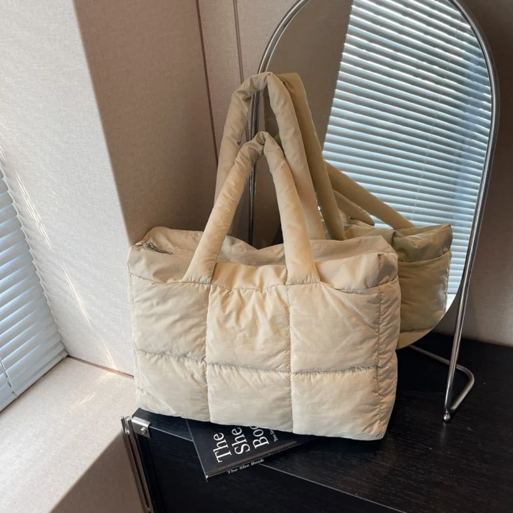 

Trendy Solid Color Puffy Tote Bag Large Capacity Waterproof Down Cloth Handbag Winter Leisure Quilted Plaid Bag Girls