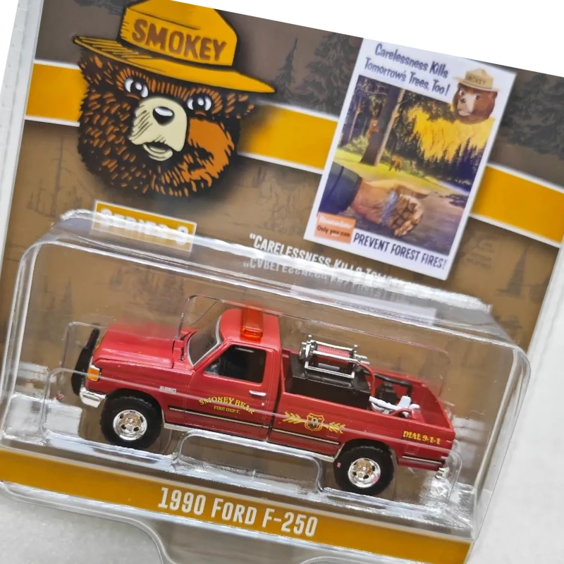

1:64 Smoked Bear Series 3–1990 Ford F-250 с пожарным оборудованием, шлангом и танком Коллекция игрушек Маленькие подарки Модель настенного подвешивания