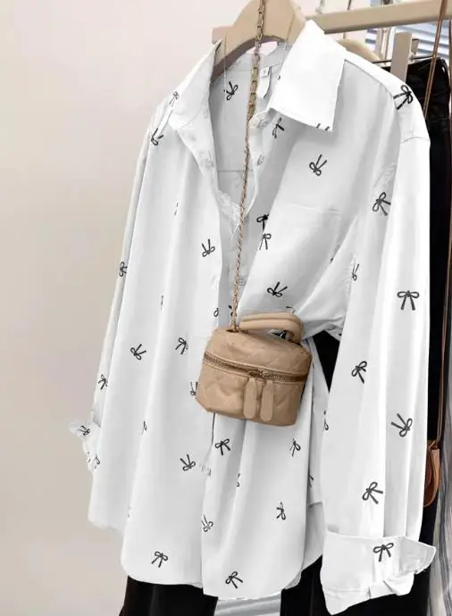 

Flip Collar Bow Print Cute Girlish Style Shirt Autumn Women's Fashion Casual Commuting Style Pocket Button Long Sleeved Shirt
