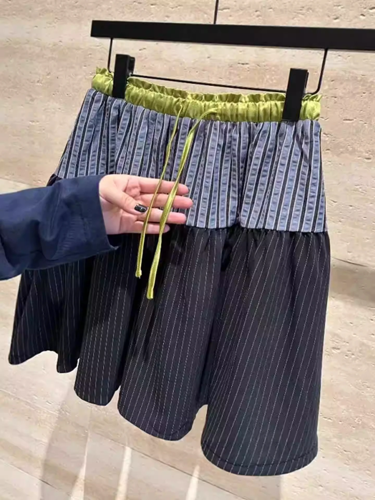 

Повседневная юбка в полоску в стиле пэчворк с высокой талией и эластичной резинкой на талии, женская летняя новинка Sle Pear Body ape High End Vers...