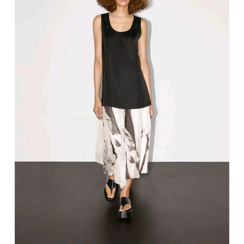 เสื้อกั๊กผ้าซาตินระดับไฮเอนด์สำหรับผู้หญิง ฤดูใบไม้ร่วง รุ่นใหม่ ความยาวปานกลาง ทรงเข้ารูป คอวี ระบายอากาศได้ดี สวมใส่สบาย ลำลอง ผลิตจากโพลีเอสเตอร์...