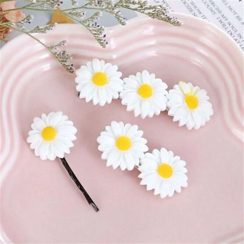 

Yellow Cute Flower Girls White Daisy Hairpins Barrettes Hair Clips Flower Clip