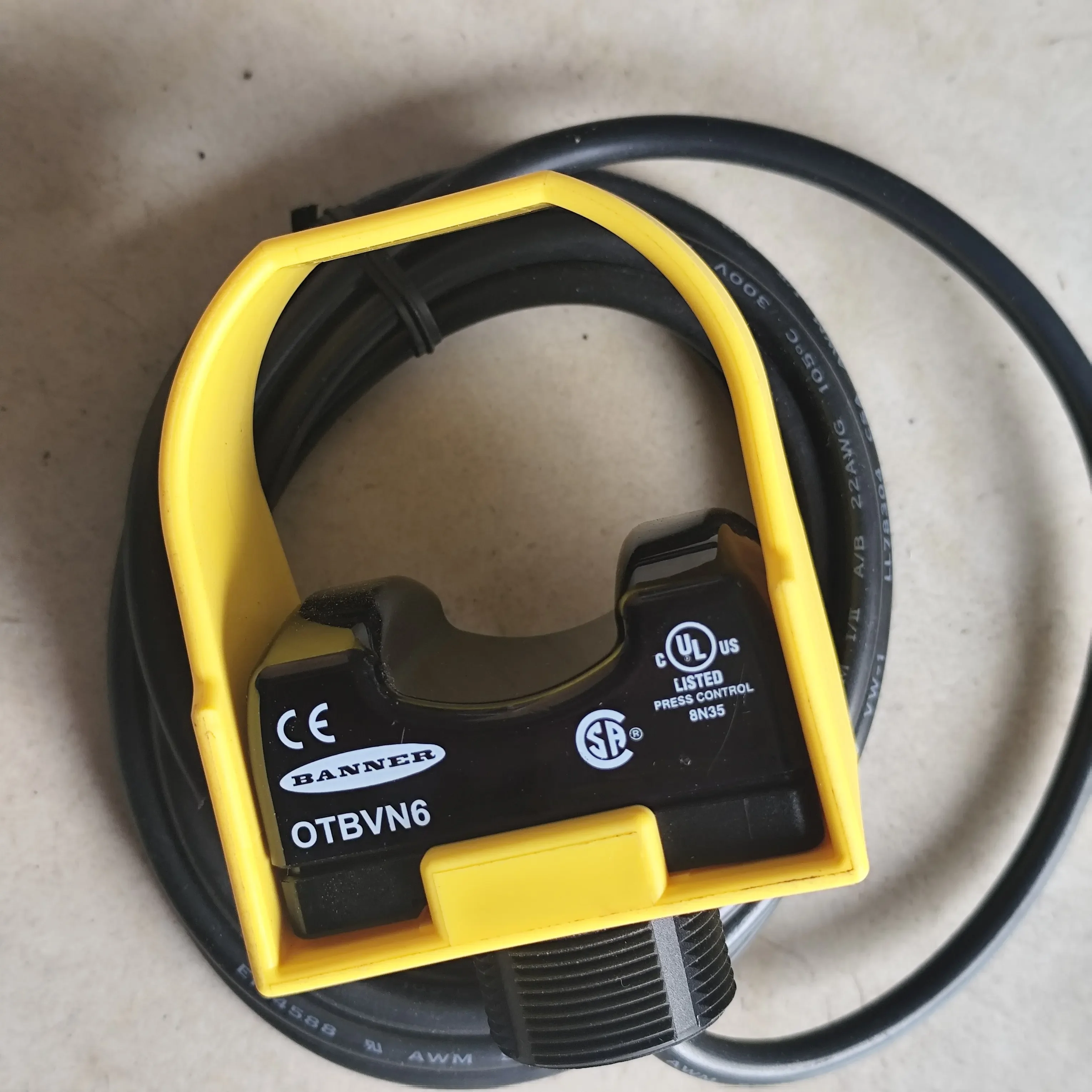 * Spot * Promotion OTBVN6 New Genuine Banner BANNER Touch Photoelectric Switch Yellow Shell Will Be Sent On The Same Day