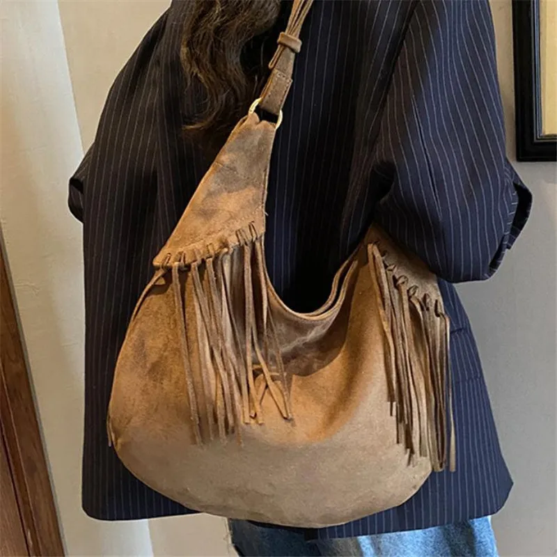 

Vintage Matte Tassel Armpit Women's Bag, Retro Suede Crossbody Bag, Large Capacity Shoulder Bag, Perfect for Commute & Daily Use
