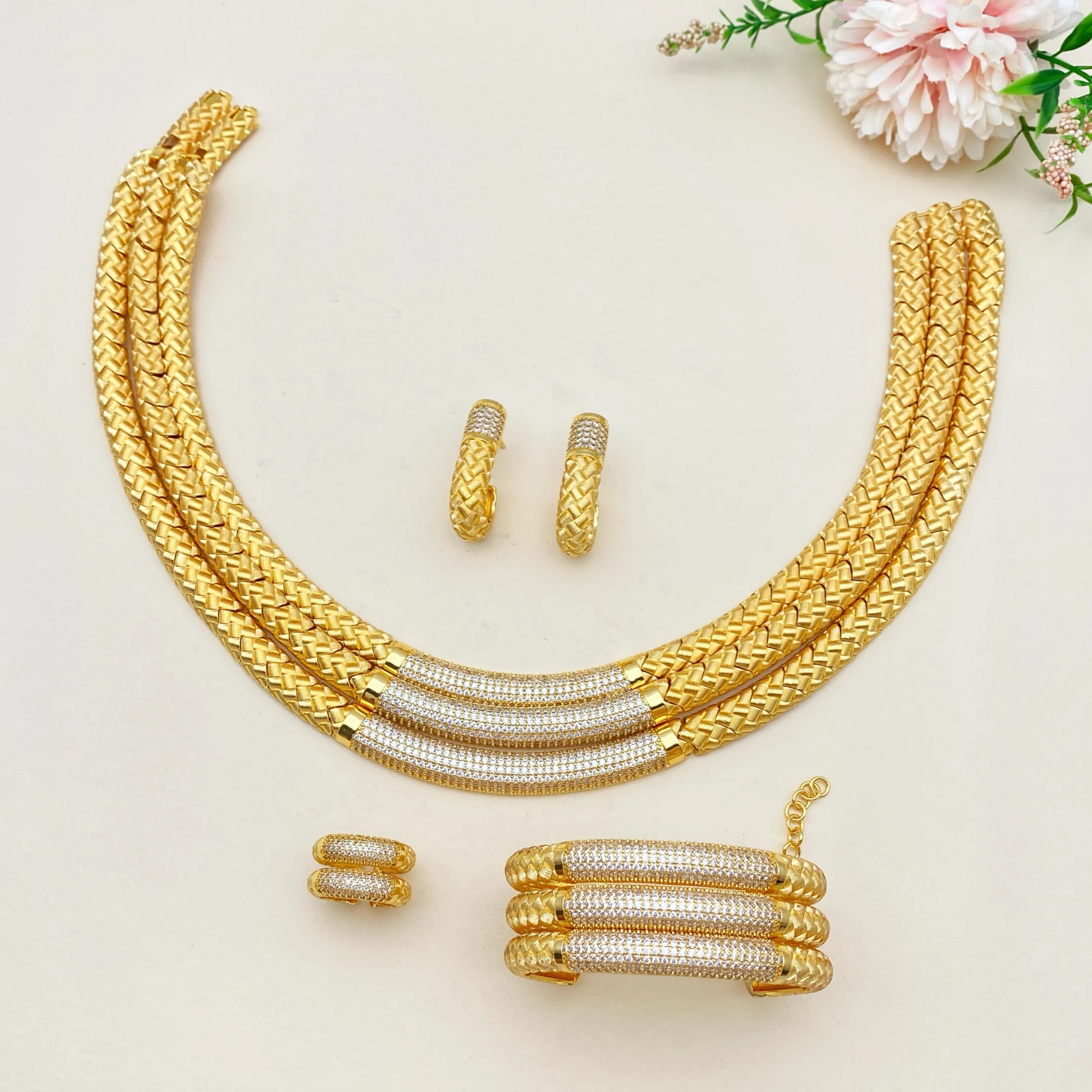 

Flora Vintage Style Jewelry Set High-End Gold Plated CZ 4 Pc Luxury Earrings Necklace Bracelet Ring Women Banquet Accessories