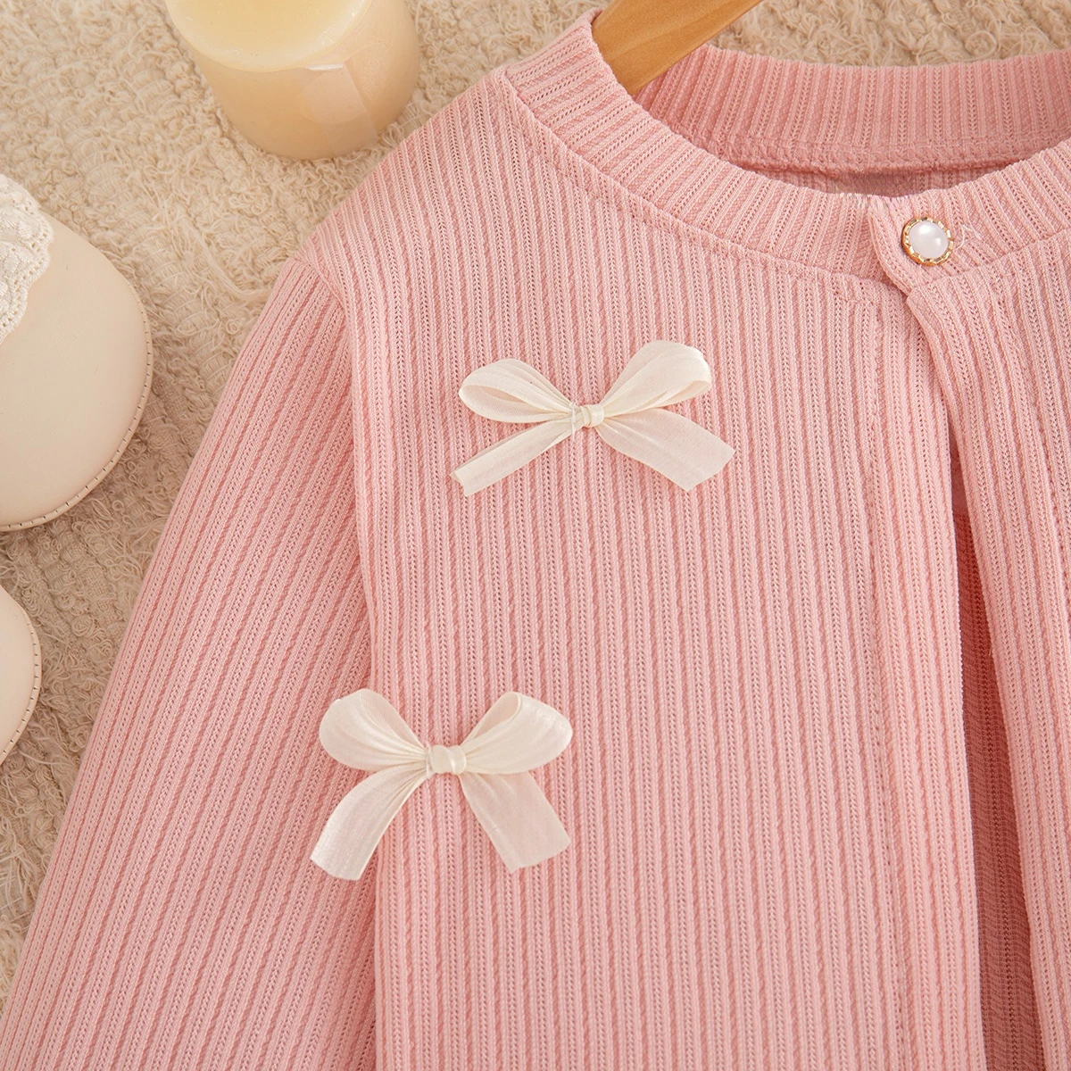 Baby-Mädchen-Kleidungsset: Rote Strickjacke mit Schleife und ärmellosem mehrlagigem Kleid, 2-teiliges Prinzessinnen-Outfit für Mädchen für die Weihnachtsfeier – Detail 6