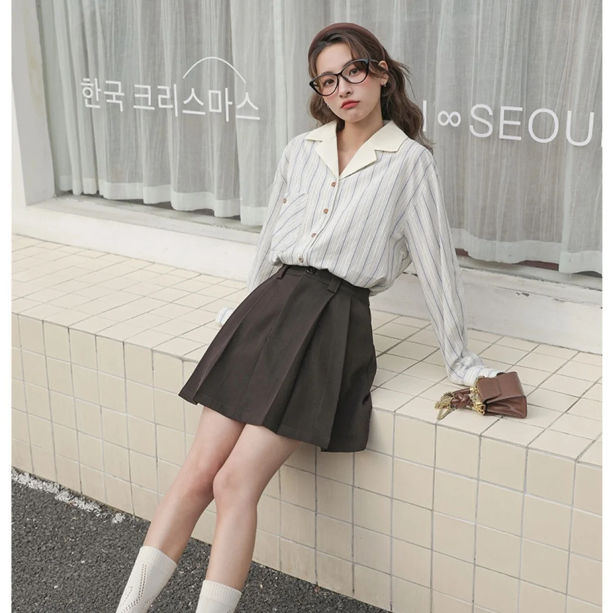 

Long Sleeve Shirts Womens Chiffon Button Down Tops Lantern Sleeves Pleated Hem Slim Fit Preppy Feminine Minimalist Retro French
