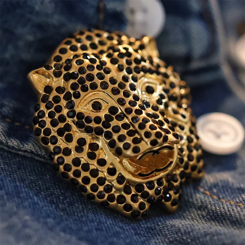 Qingdao Ornament European and American Vintage Mid-Ancient Diamond Luxury Black Panther Head Brooch Pendant