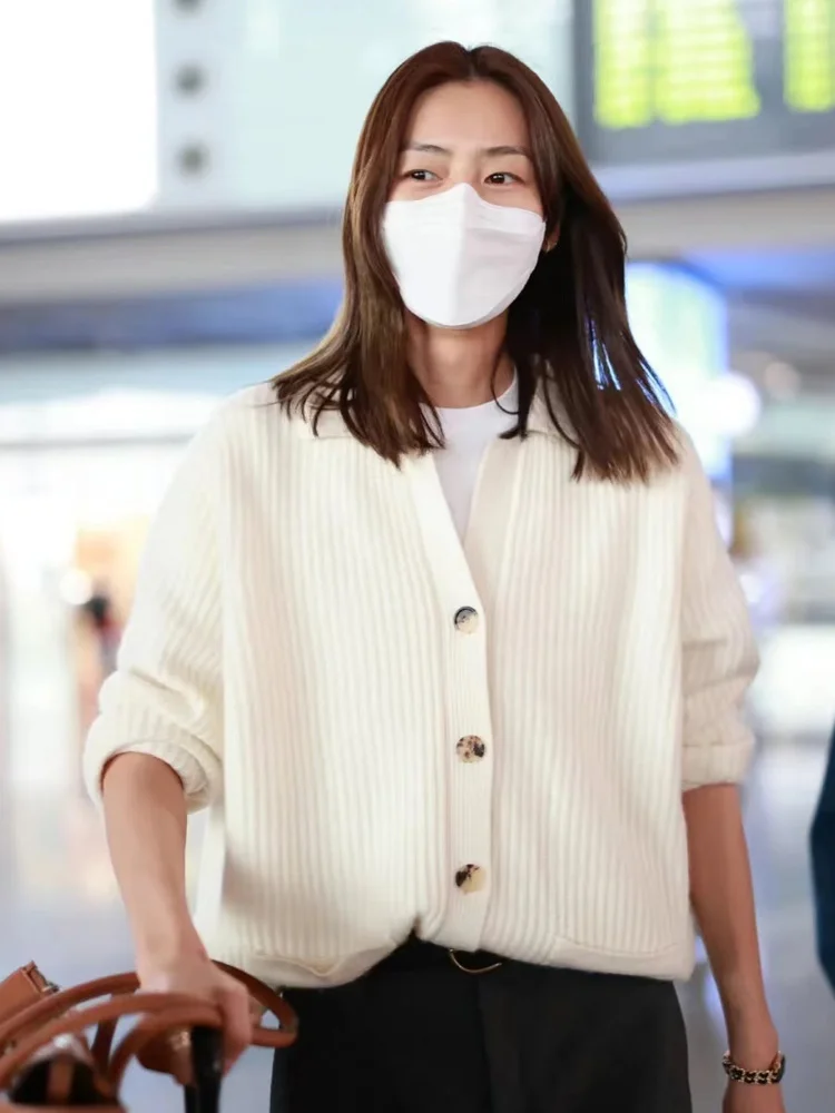 

Autumn and winter new big cousin lapel cashmere cardigan thickened 100% pure cashmere sweater coat in autumn and winter.