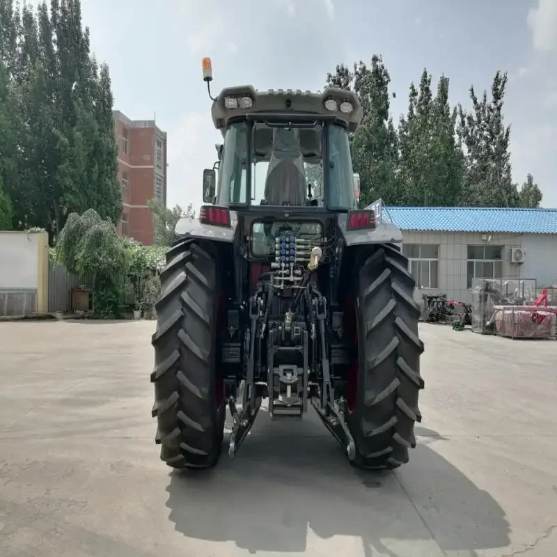Trattori agricoli 4x4 per prato agricolo di fabbrica di trattori agricoli da 240 CV per la vendita in tutto il mondo Cockpit di lusso con aria condizionata
