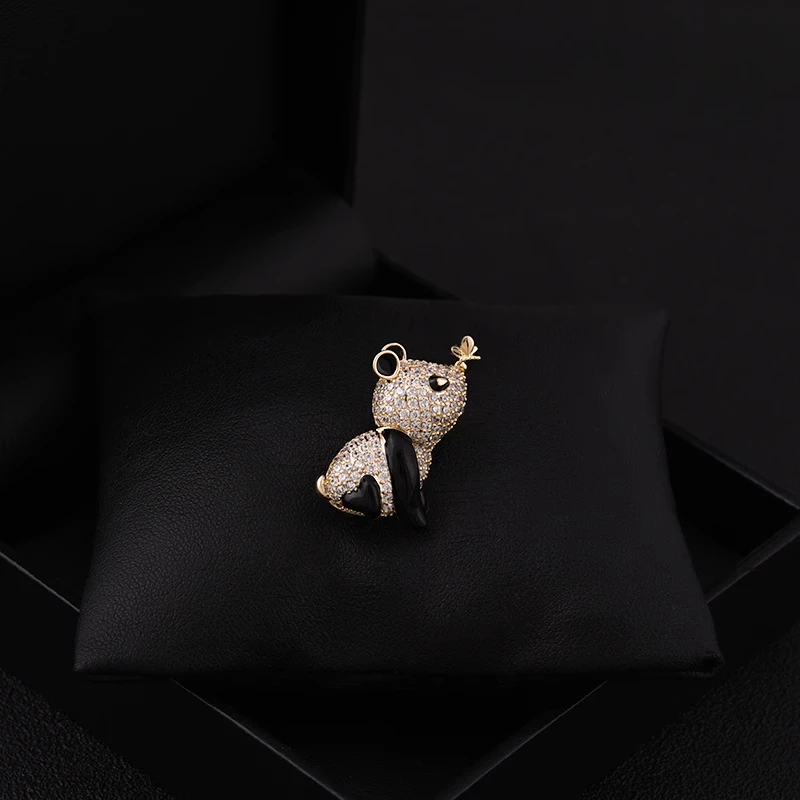 

Cute Panda Brooch Small Fashion Golden Animal Lapel Pins for Women Suit Clothing Accessories Bag Buckle Rhinestone Jewelry 6047