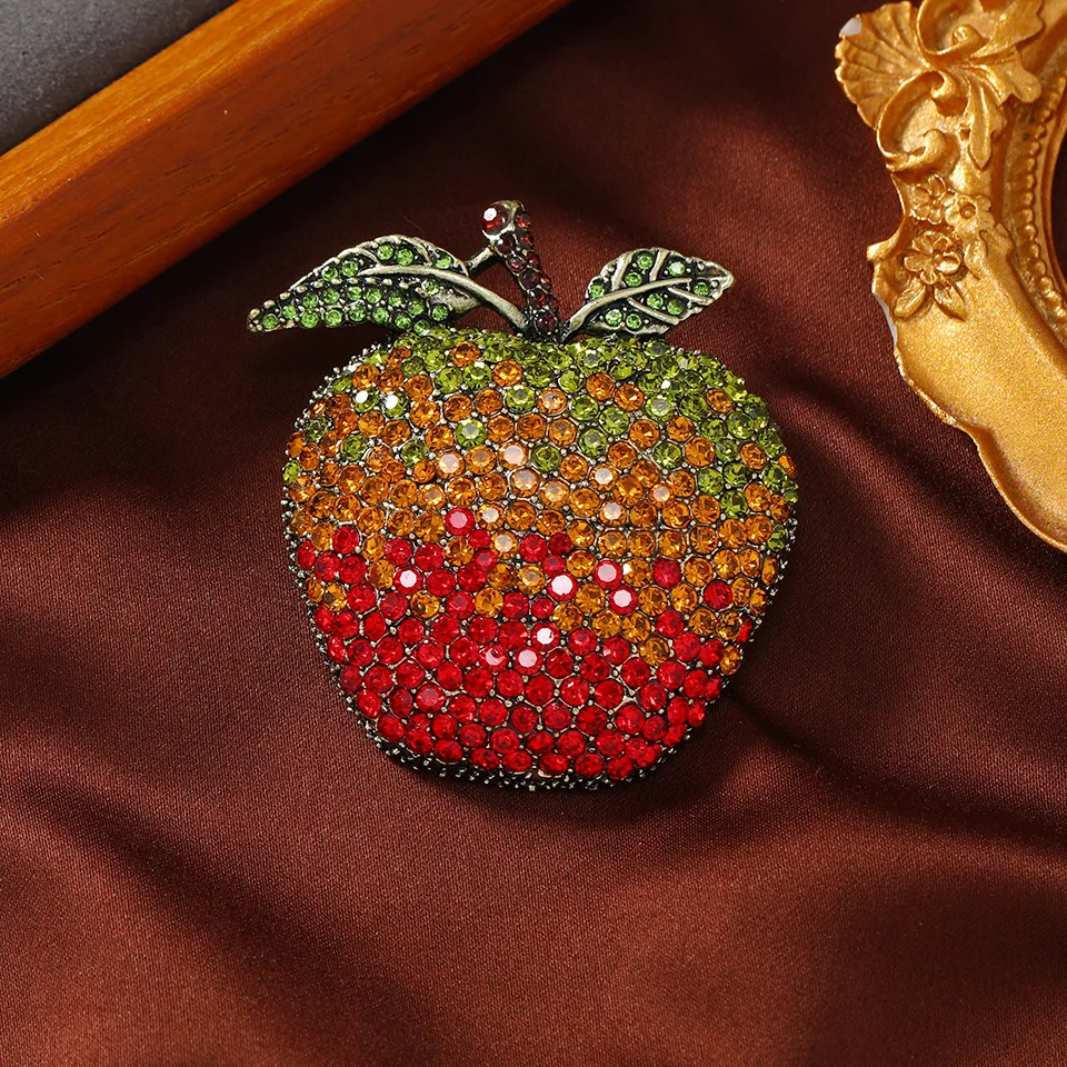 Broches de manzana de Nochebuena con degradado de diamantes de imitación, diseño de joyería de lujo, alfileres de broche de fruta, accesorios de ropa, nuevo